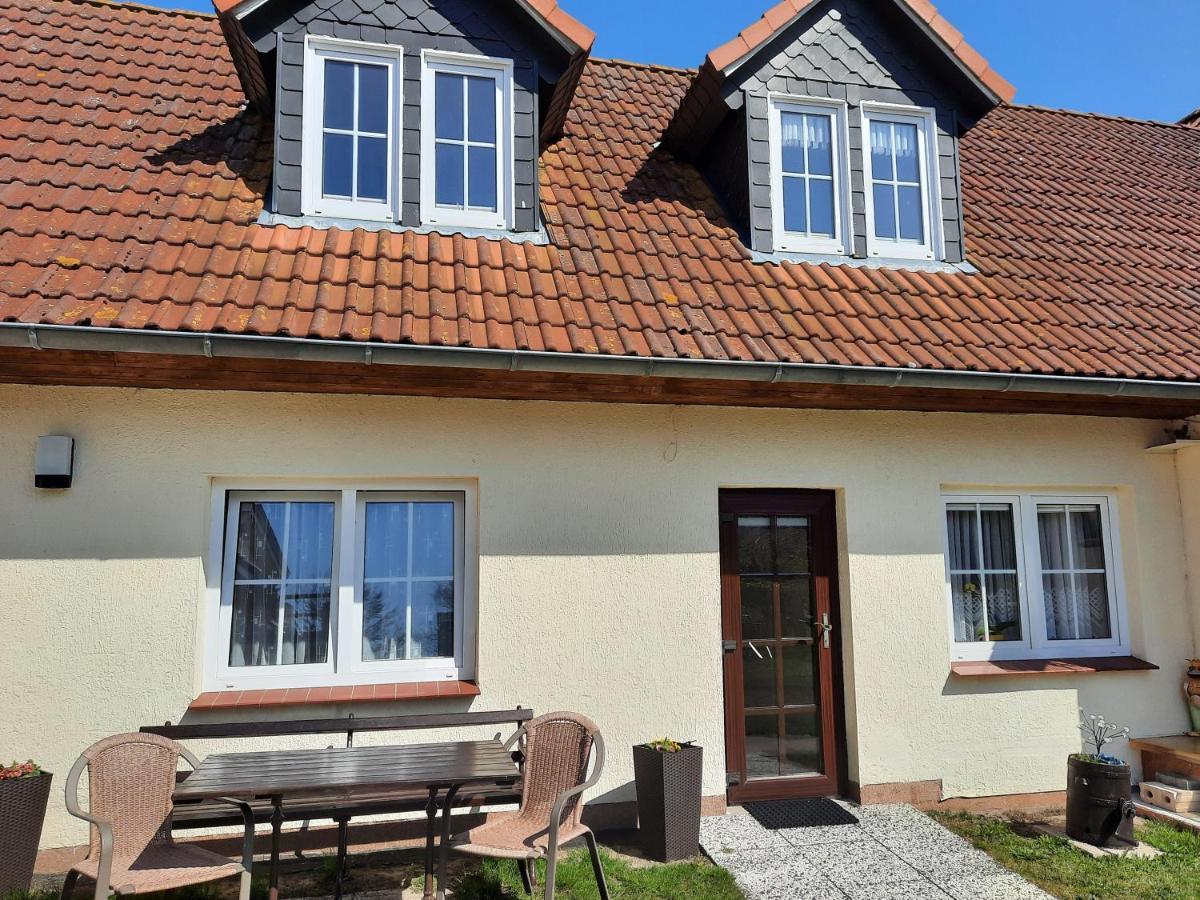 Lacky - Kleines Familienreihenmittelhaus In Grieben Hiddensee Exterior photo
